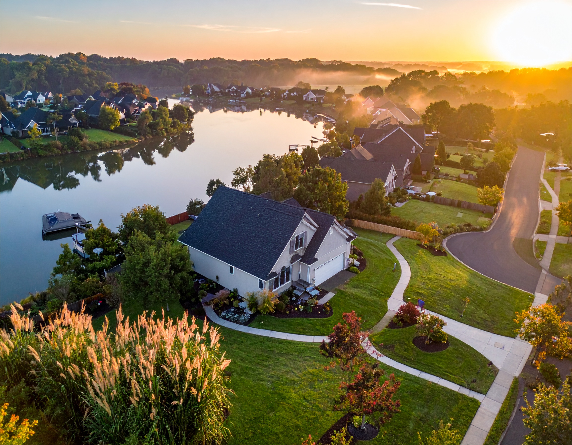 現地でのコミュニティ：富裕層向けのサークルや交流会を見つける方法